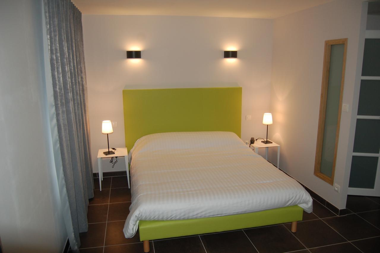Rocaminori Hotel Louresse-Rochemenier Zewnętrze zdjęcie